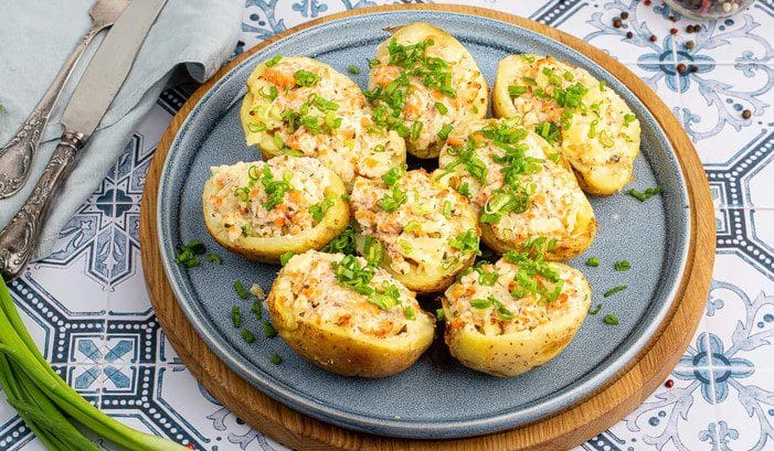 Фарширована картопля з фореллю.